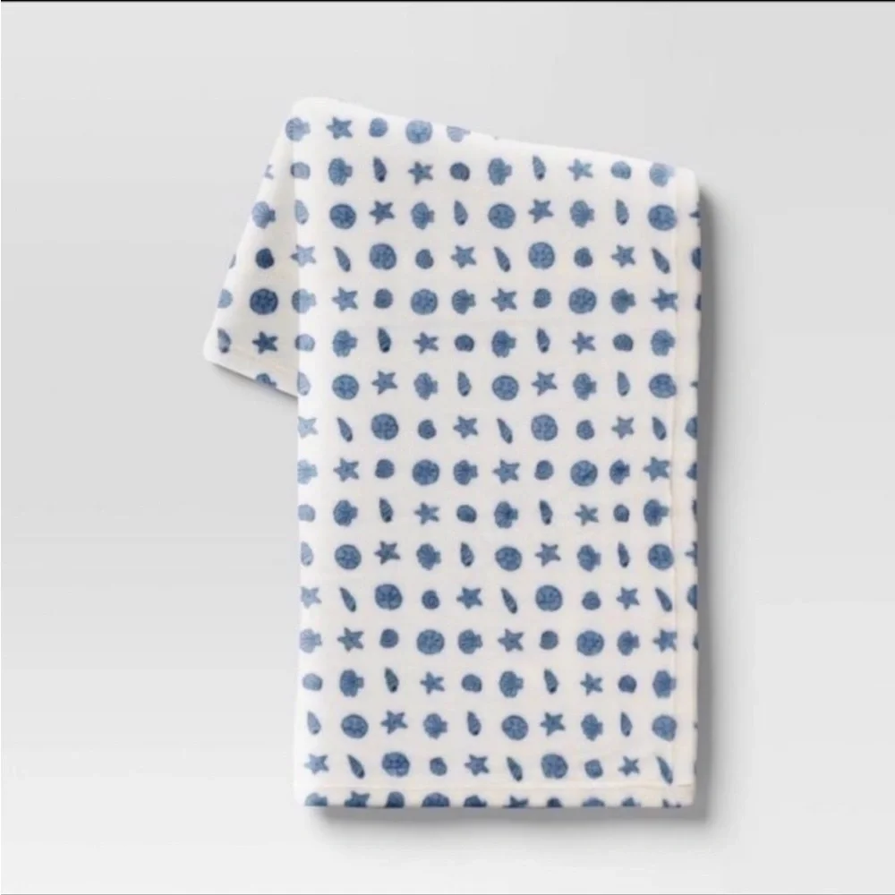 Target large blue and white super soft seashell beach print throw